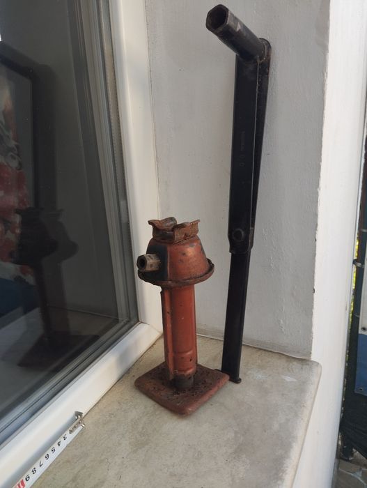 Винтов крик за бус