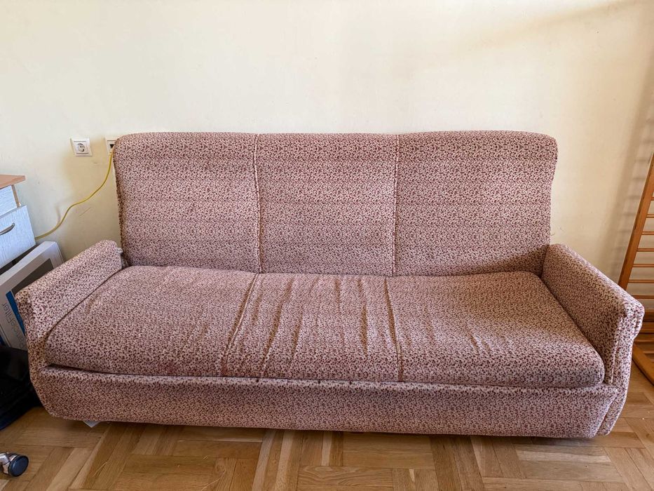 Разтегателен диван