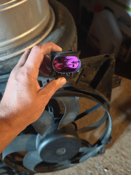 Перка Голф 5 2.0 tdi 2005 оригинал като нова