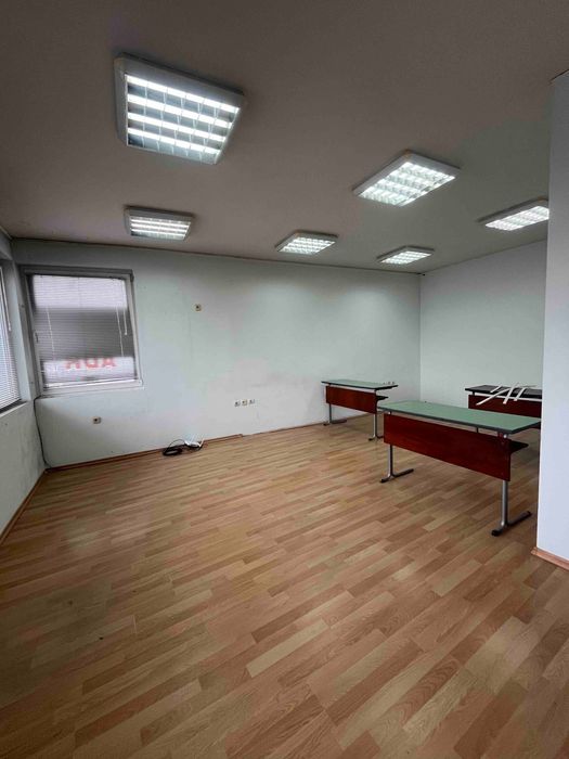 Дава се под наем Офис в София, Младост 1 - 160 кв.м за 850 € - Снимка #1