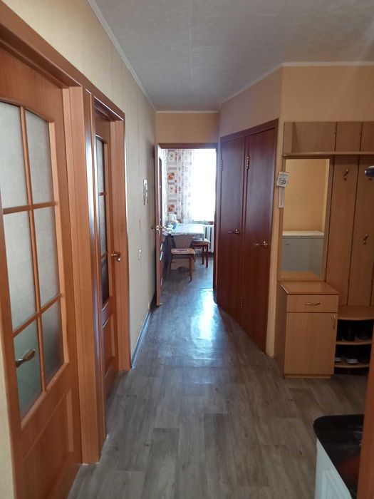 Продаю срочно трехкомн квартиру