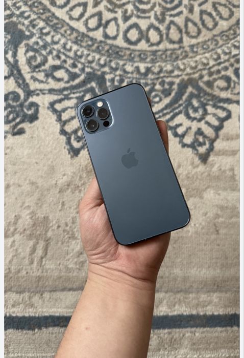 Айфон 12 про продам