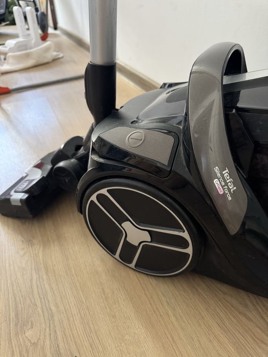 Пылесос Tefal Silence Force Cyclonic — тихий, без-мешковый, мощный!