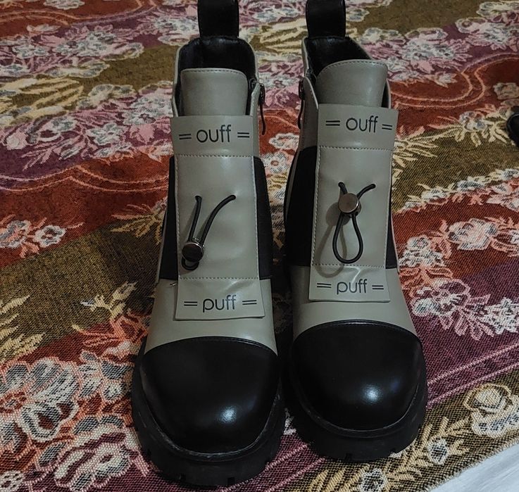 Продаются ботинки женские