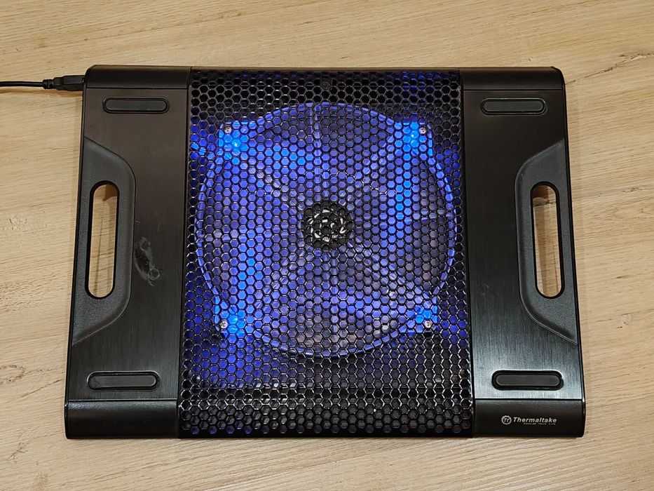 Охлаждаща подложка за лаптоп - Thermaltake