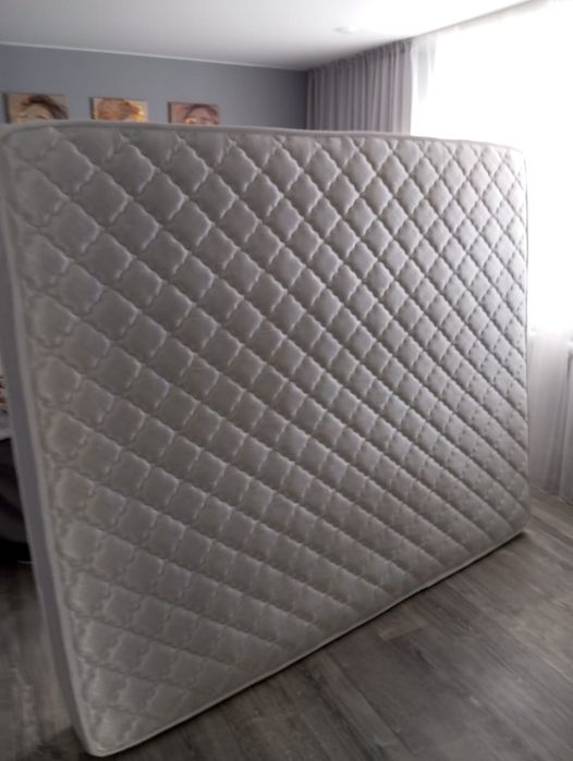 Матрас для двухспальной кровати