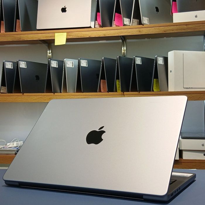 MacBook Pro M1 Pro  1TB