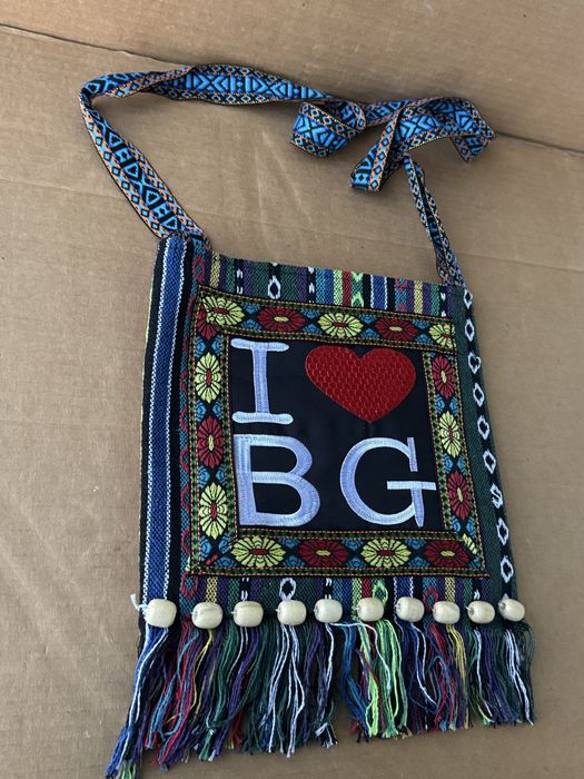Сувенирна чанта от плат с традиционни български мотиви