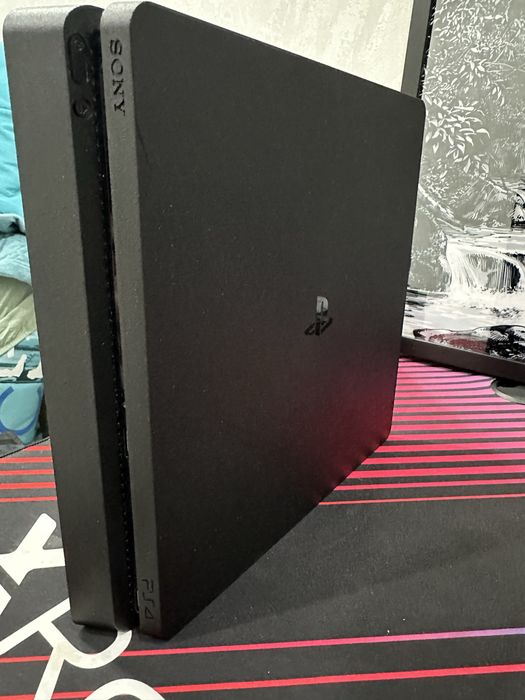 PS4 Slim 500 GB + DualShock 4 Real Madrid