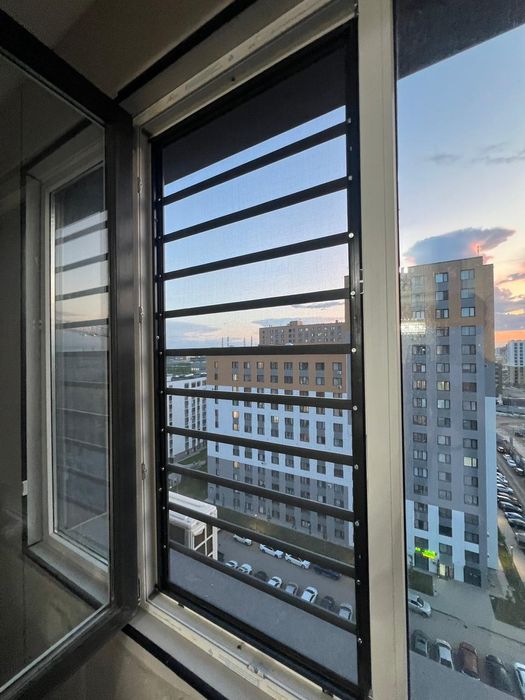 Москитная сетка, Защитная решётка в Астане