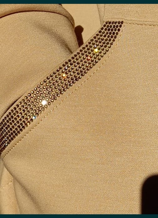 Продам брючный костюм