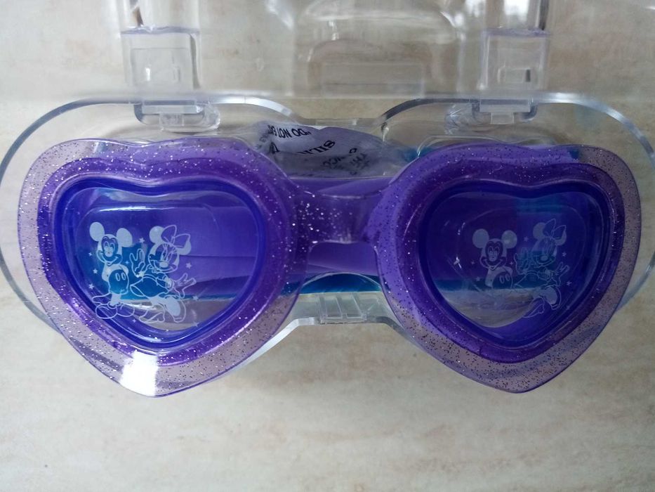 Очила за плуване