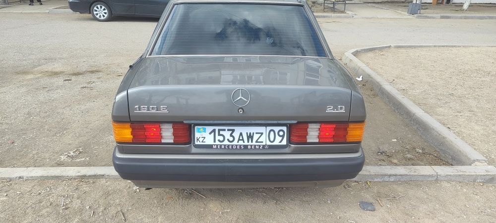 Мерседес БЕНЗ 190Е