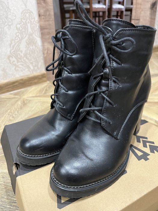 Продам ботильоны (полусапожки)