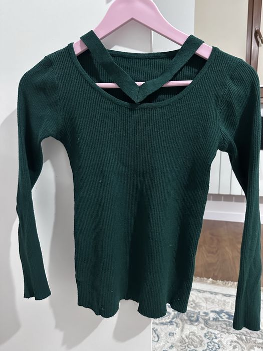 Зеленый лонгслив