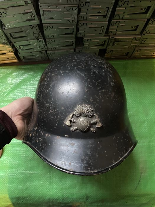 Винтидж рядък модел, качествена и красива Швейцарска каска