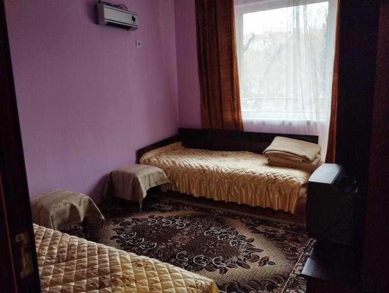 Дава се под наем Тристаен апартамент в Бургас, Възраждане - 100 кв.м за 510 € - Снимка #2