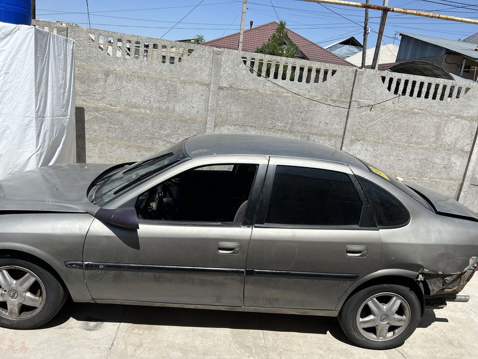 Машина Opel Vectra