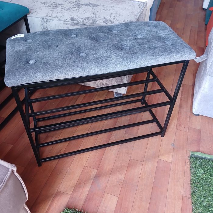 Продам обувница срочно!