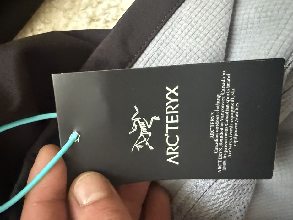Arc’Teryx Geaca drumetii sau activitati exterioare