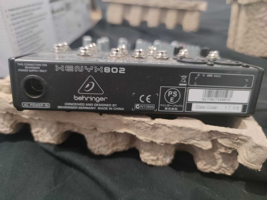 Mixer Behringer XENYX 802