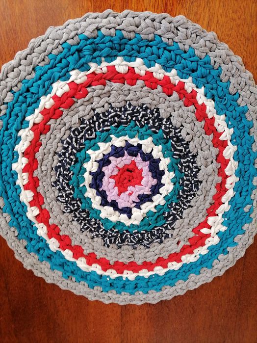 Коврики вязанные на табуреты