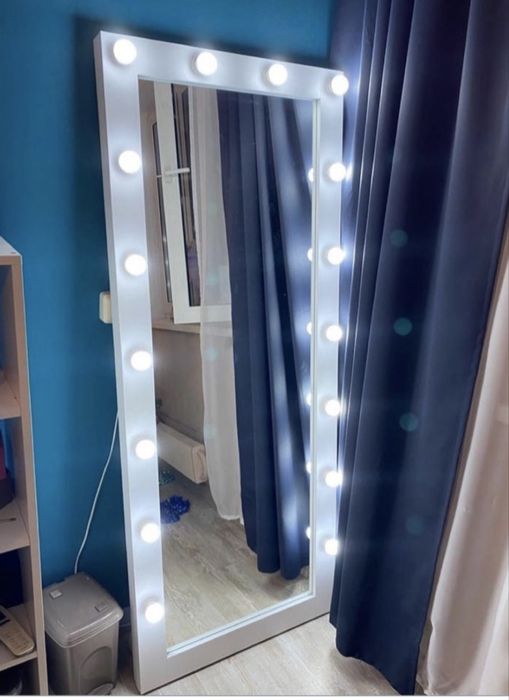 Продаются гримерные зеркла