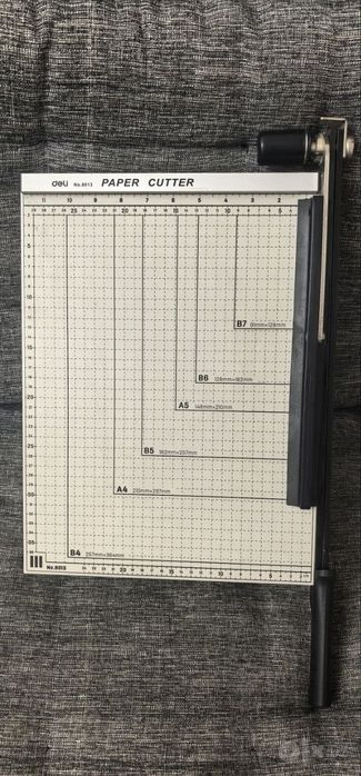 сабельный резак для бумаги (модель Deli Paper Cutter