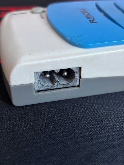 Incarcator acumulatori AA/AAA Fujicell