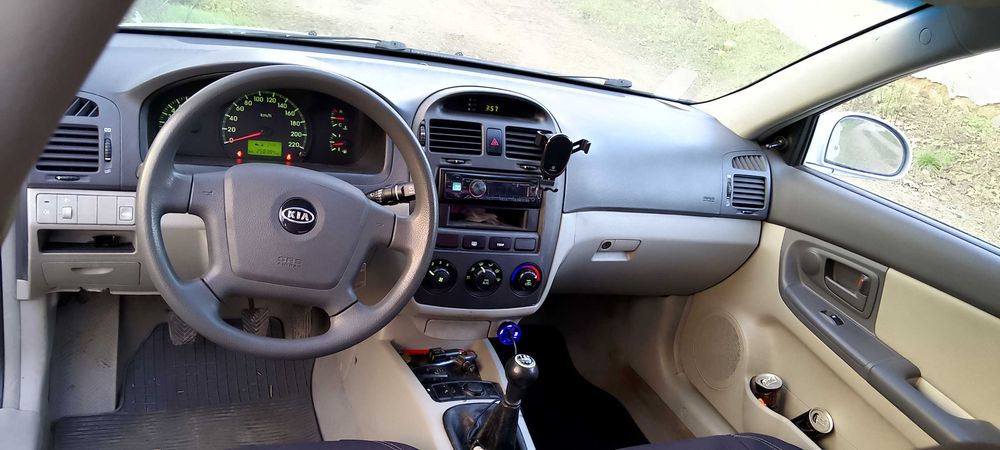 Vând KIA cerato,2004,proprietar,numere roșii până pe 21,12026, ofertă!