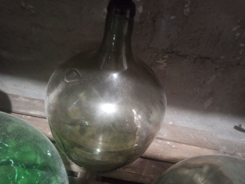 3 damigene din sticla  cu perete gros ,volum 50l