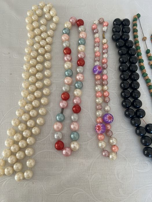 Бусы разные перламутровые