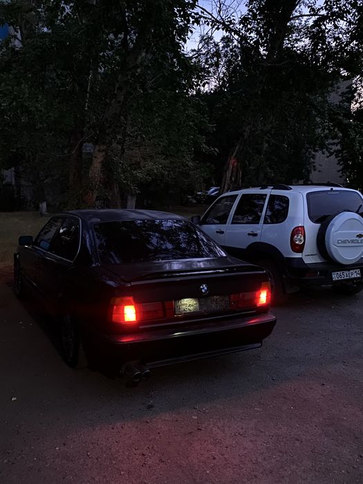 Продам БМВ 520 е34