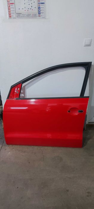 Usa stanga fata volkswagen vw polo 6R 1.2 an 2010 culoare rosu