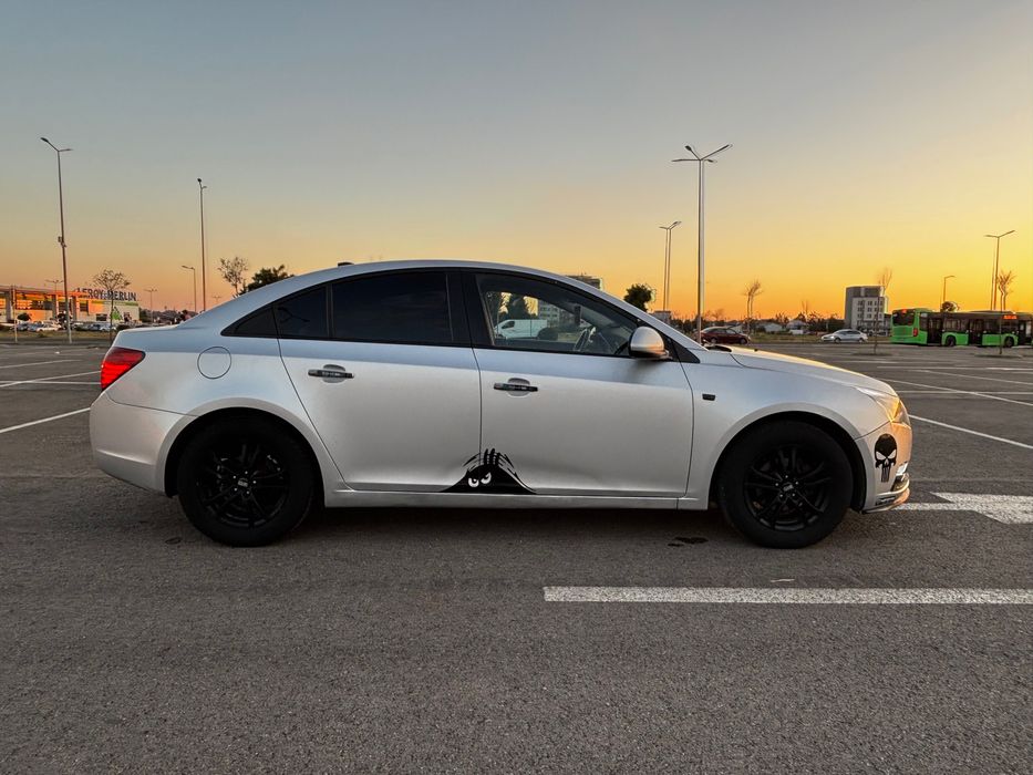 Chevrolet Cruze 1.6 benzină