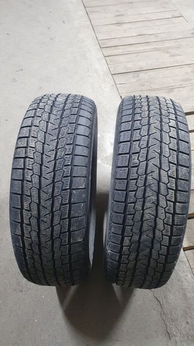 Продам две шины r 18