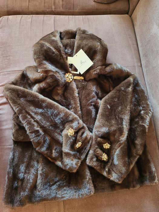 Дамско палто с  косъм