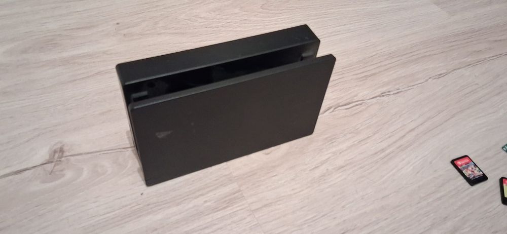 Nintendo Switch+ 4 игри+HDMI кабел+калъф
