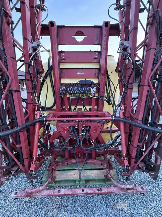 Masina erbicidat purtata Hardi Master 1200 litri cu rampe la 21m Dozare Automaata  full hidraulic/met/ierbicidat/stropit/pulvetrizator