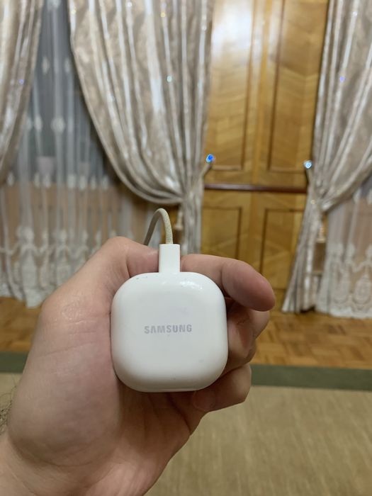Кейс от наушников Samsung Buds