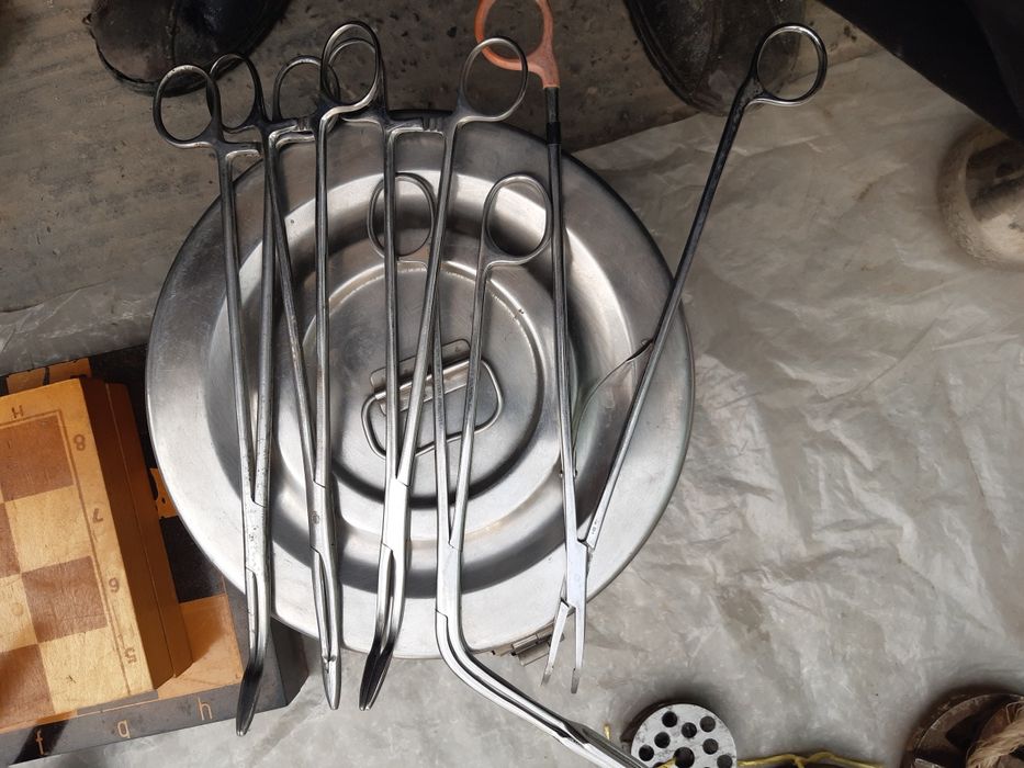 Продаются медицинские инструменты