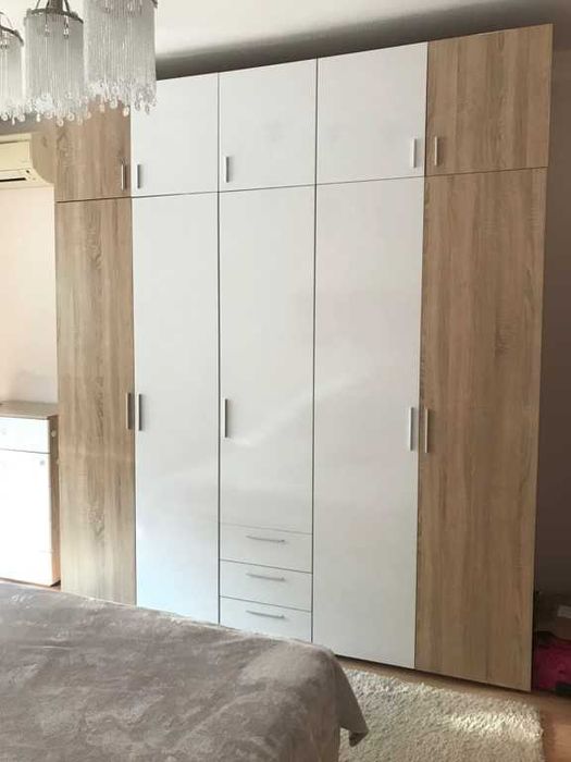 Дава се под наем Тристаен апартамент в София, Гоце Делчев - 90 кв.м за 714 € - Снимка #1