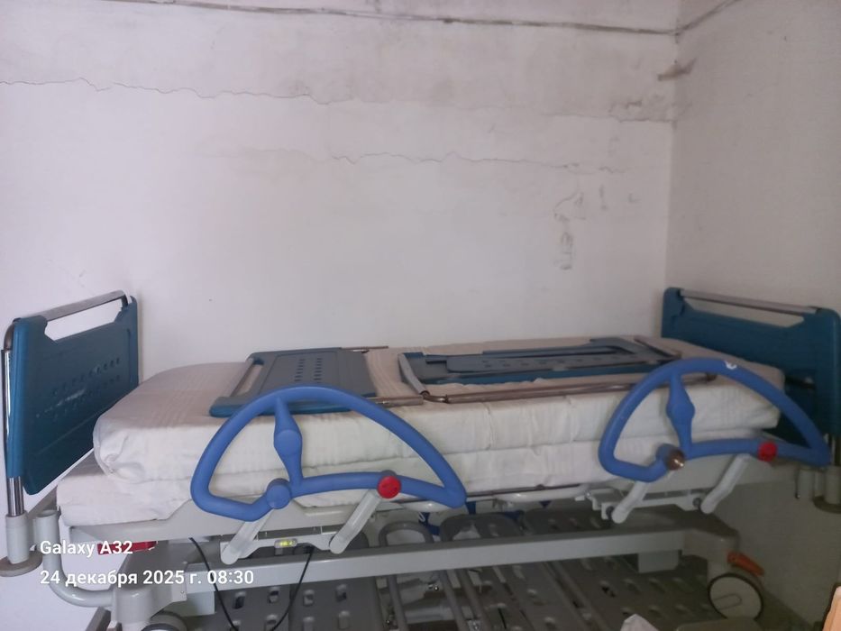 Медицинская кровать