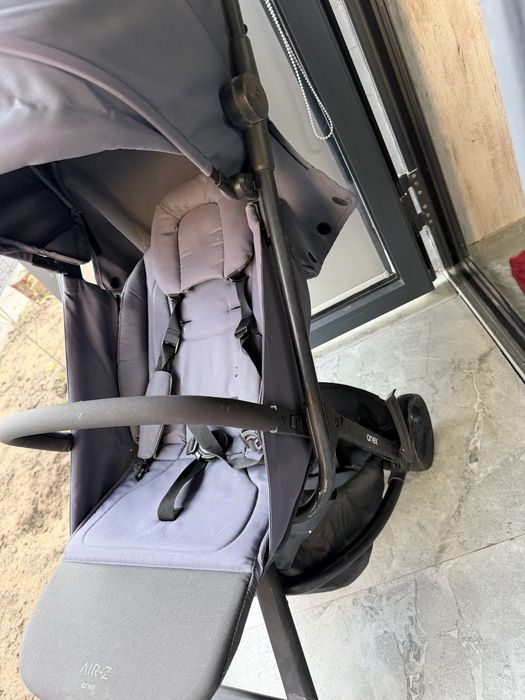 Продам коляску anex air z