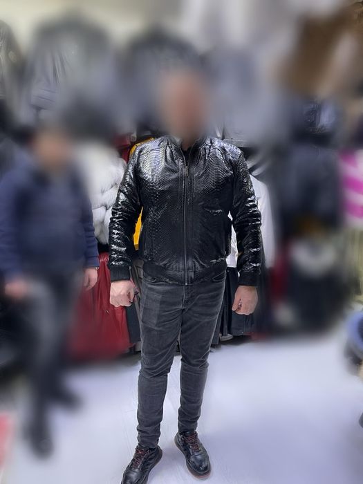 Geaca nouă din piele naturală de piton