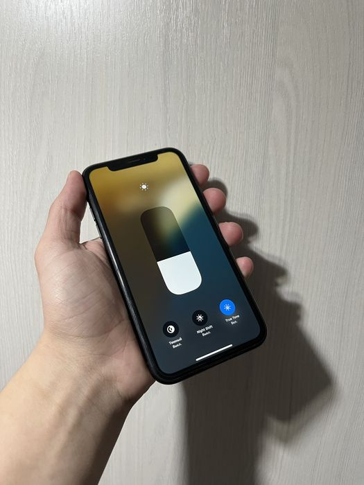 Продам Айфон Хр/ Iphone Xr
