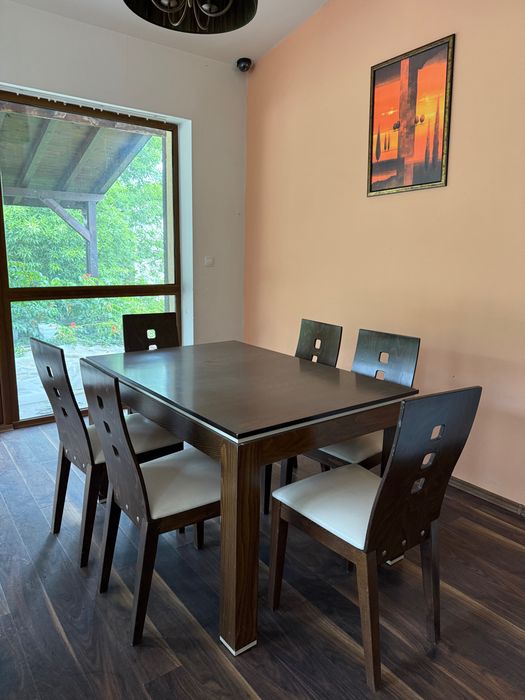 Маси и столове за дом или ресторант