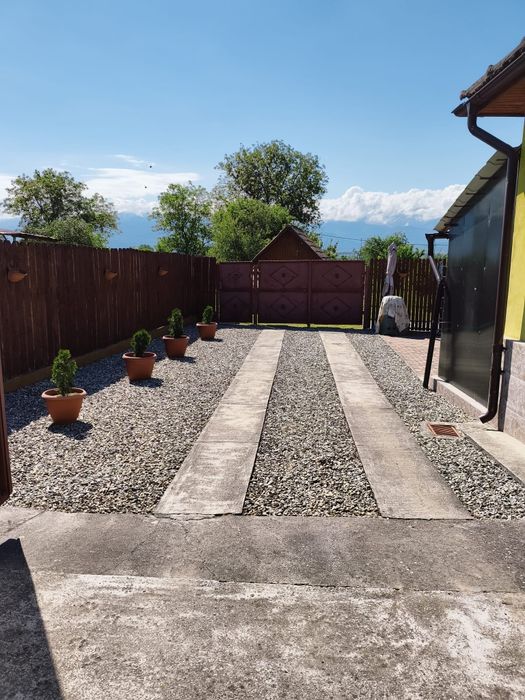 Casă cu grădină roditoare și teren 3000 m² de vânzare – Săcădate, Sibiu / House with Garden and 3000 m² Land for Sale – Săcădate, Sibiu