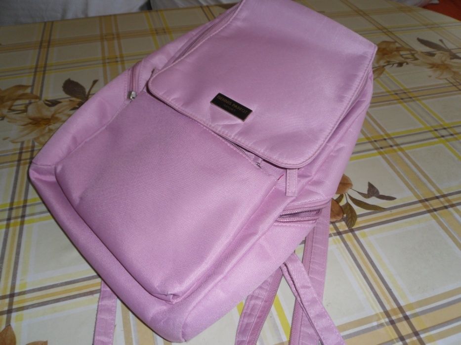 Детска  раница,дамски чанти за пазар и  детска спортна раничка-