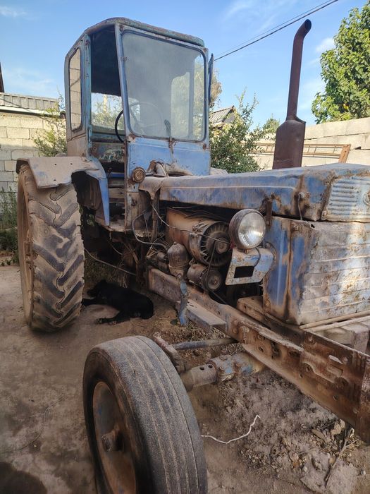 T28 traktor sotiladi